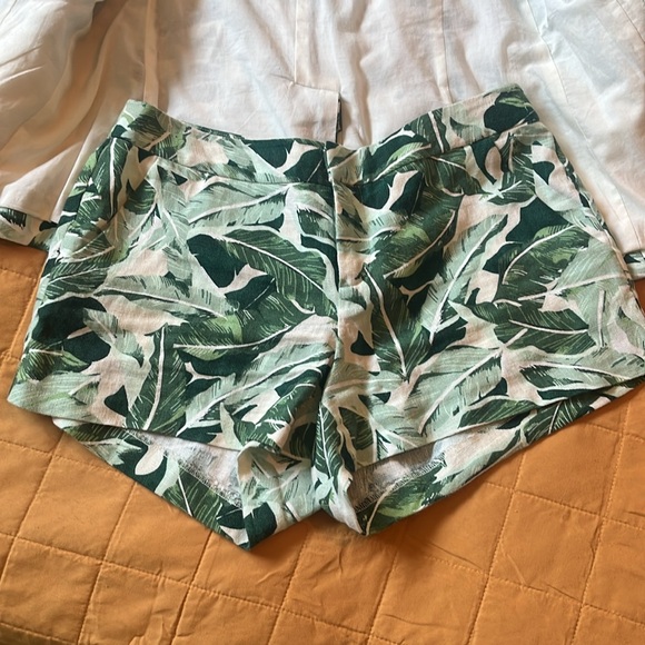 Stunning Joie linen tropical shorts and jacket set - Picture 5 of 8